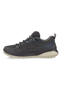 Scarpe da trekking nere e grigie con tomaia in mesh e suede, dettagli testurizzati, lacci, intersuola imbottita e suola esterna robusta di colore bianco sporco.