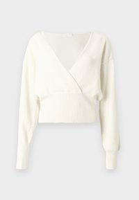 Pull court blanc avec un col en V profond, manches longues et ourlet côtelé. Texture douce, tissu tricoté léger, design minimaliste.