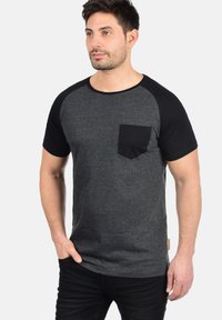 INDICODE JEANS IDGRESHAM - Majica kratkih rukava s printom - charcoal/black