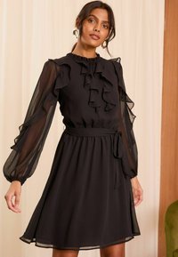 Love & Roses PETITE FIT - LONG SLEEVE RUFFLE  - Rochie de zi - black