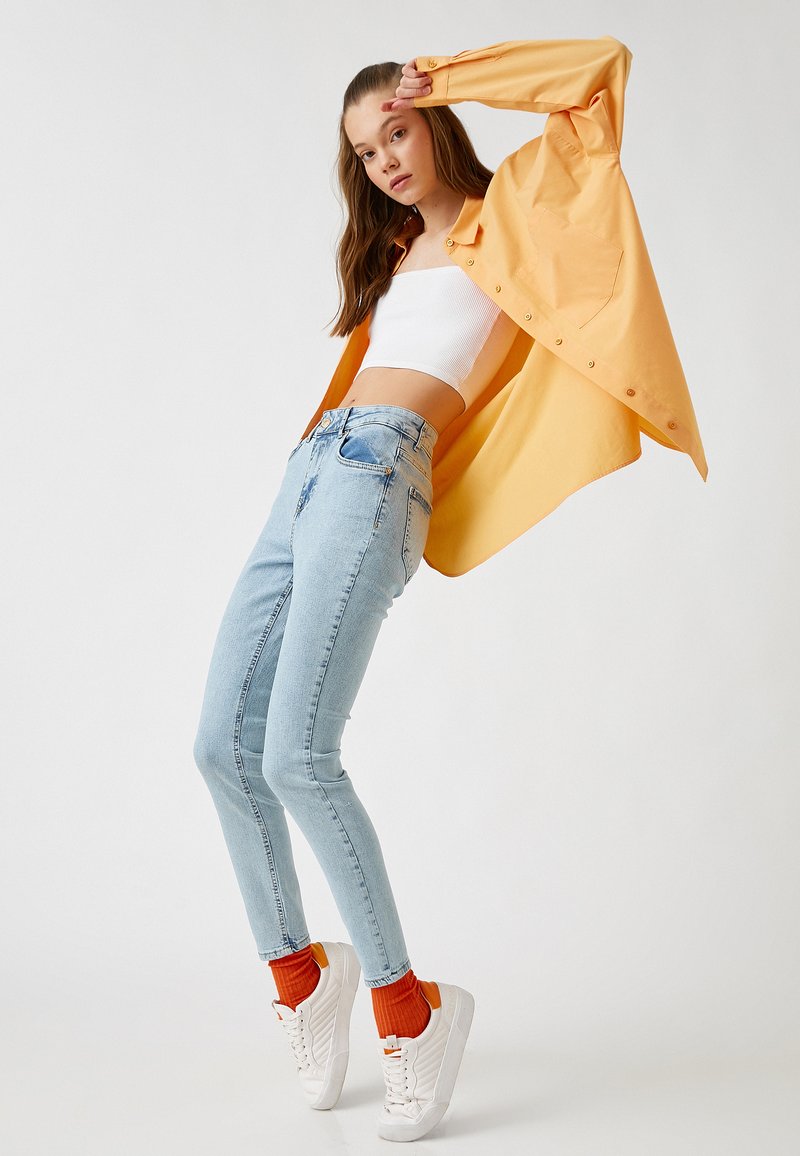 Koton Slim fit jeans lichtblauw Koton Slim fit jeans lichtblauw