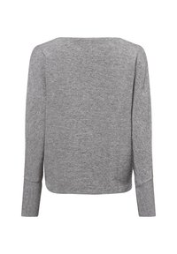 Grijze geribde pullover met lange mouwen, een rechte zoom en een wijde halslijn. Bevat een gestructureerd breipatroon over het geheel.