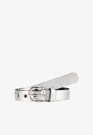 Zilveren leren riem met een gladde textuur, ronde metalen gesp, vijf gaatjes voor aanpassingen en een gelabelde achterband.