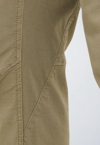 Thumbnail Image 8