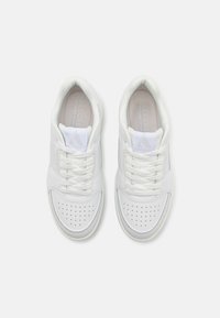 Skechers UNO COURT - Sneaker low - white
