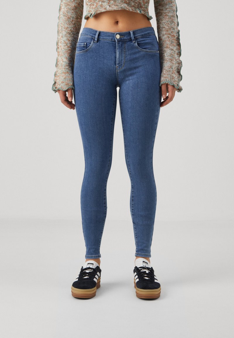 ONLY ONLRAIN  - Vaqueros pitillo - medium blue denim