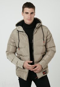 Non selezionato, mink color