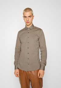 Michael Kors SOLID SLIM SHIRT - Camisa - beige