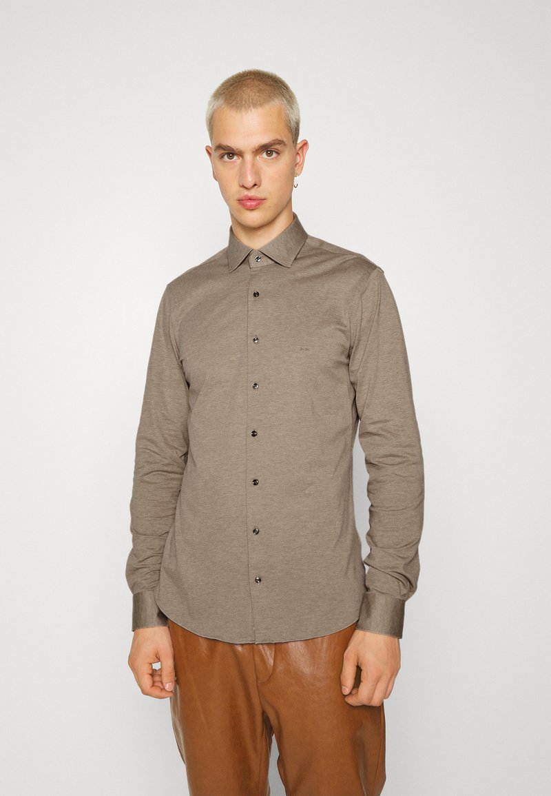 Michael Kors SOLID SLIM SHIRT - Camisa - beige