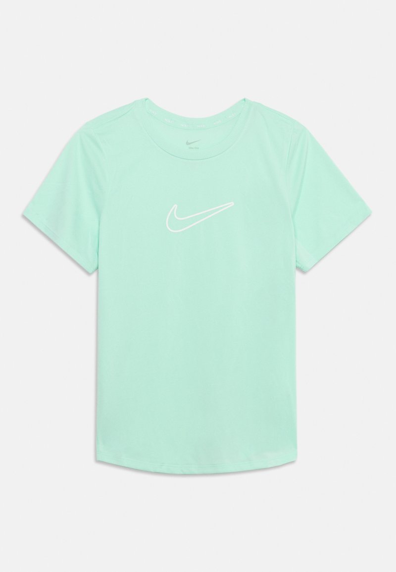 Ανοιχτό μπλε κοντομάνικο μπλουζάκι Nike με λευκό λογότυπο Nike Swoosh στο κέντρο μπροστά.