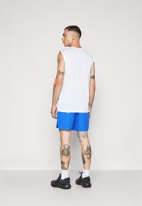 Nike Performance NFL LOS ANGELES RAMS VICTORY SHORT - Sportiniai šortai - hyper royal