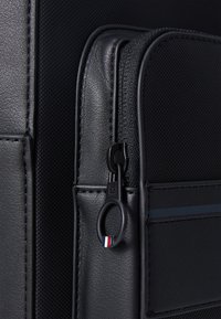 Tommy Hilfiger FOUNDATION BACKPACK - Mugursoma - black