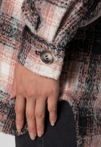 Vero Moda Cappotto corto - light pink