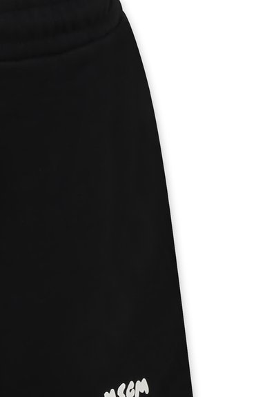Pantaloni corti neri realizzati in morbido tessuto, con una cintura elastica e dettaglio del logo bianco sull'orlo. Tessuto liscio con taglio dritto.