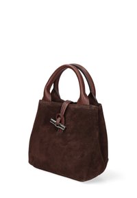 Borsa in suede marrone con doppi manici in pelle, un dettaglio annodato e una chiusura color argento. Forma rigida e resistente con una texture morbida.