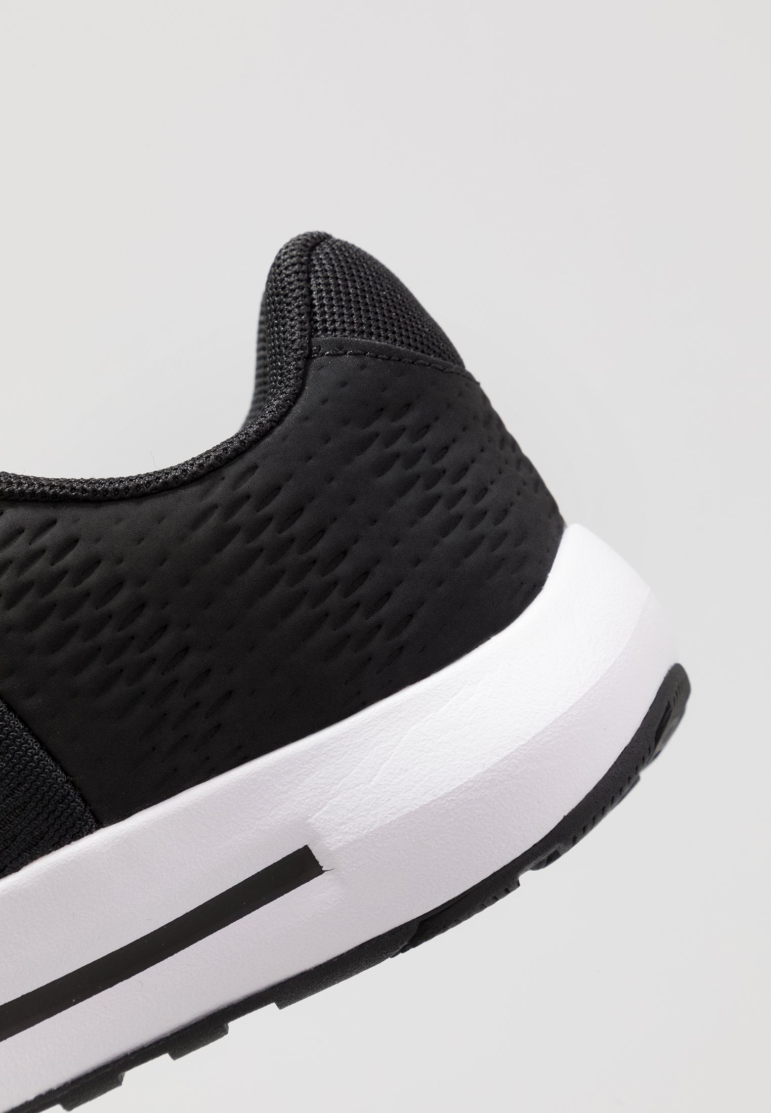 under armour micro g aurora review