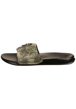 Camouflage-Print Slide-Sandalen mit einem weichen, gepolsterten Riemen, einer strukturierten Innensohle und einer schwarzen Gummisohle. Für Komfort und legere Trageweise entwickelt.