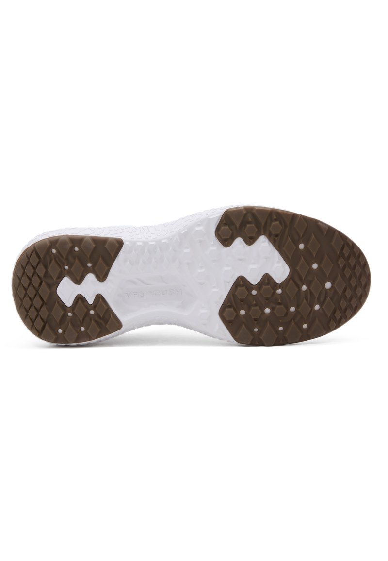 Suela de zapato con una base de goma blanca texturizada y una suela externa marrón con un patrón que presenta formas hexagonales y de diamante para mejorar la tracción.
