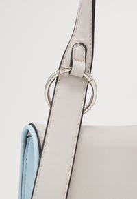 Pieces Borsa a tracolla - off-white
