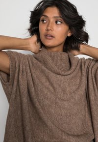 ONLY ONLSTAY ROLL NECK  - Capa - lion