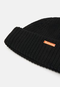 Barbour MOSELY BEANIE HAT UNISEX - Kootud müts - black
