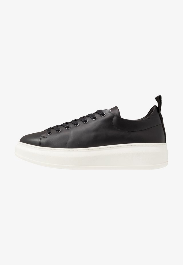 CLUB TECH FLAT - Sneakers laag - black