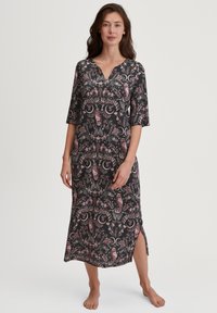 Abito maxi in tessuto nero con un motivo floreale e gufi in tonalità rosa, scollatura a V e maniche di lunghezza intermedia con spacchi laterali.