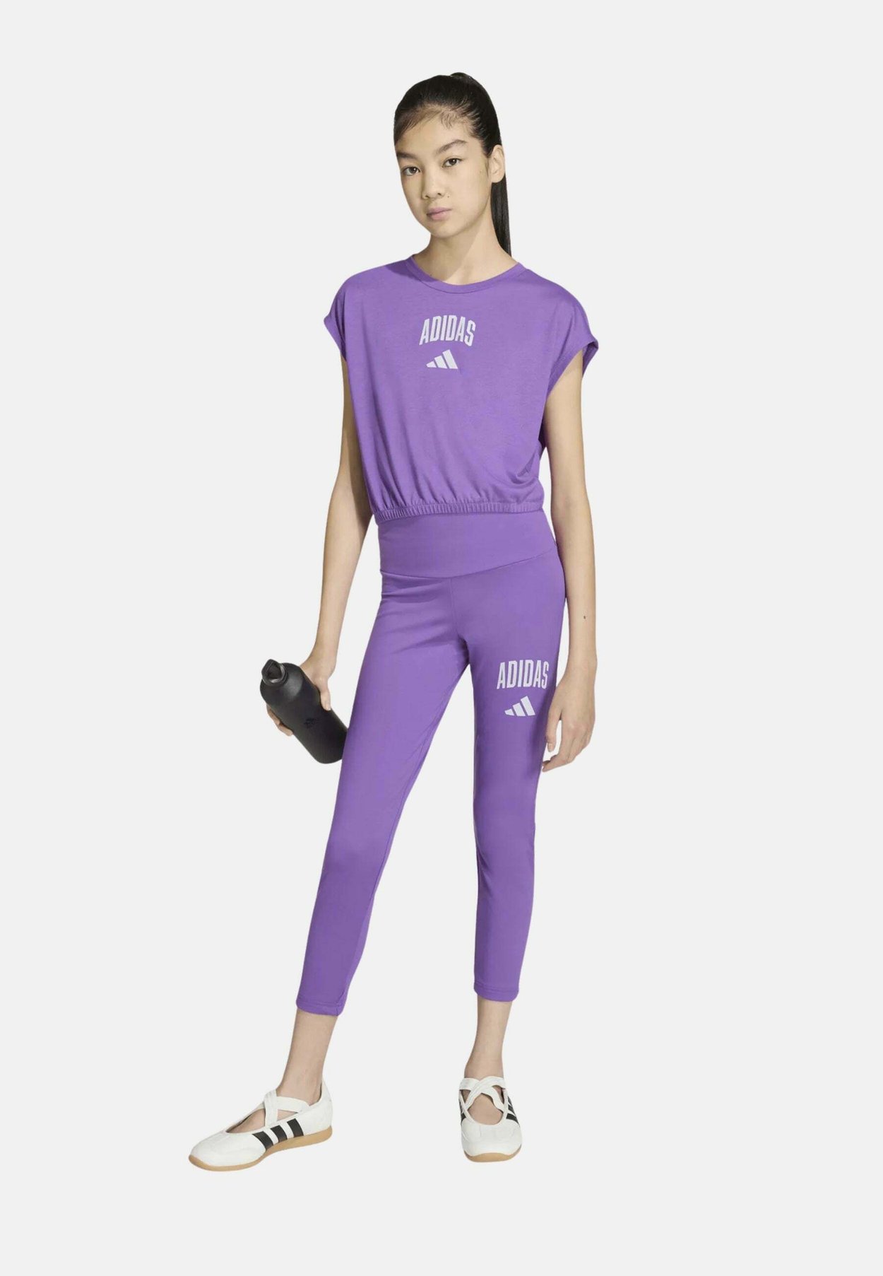 adidas CAMISETA SEASONALS - Camiseta estampada - active purple crystal sky