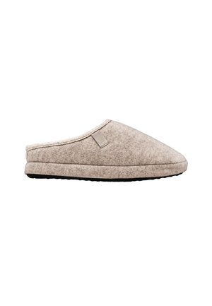 Pantofole beige in feltro slip-on con punta chiusa, tallone basso, suola imbottita e piccola etichetta laterale su sfondo bianco.