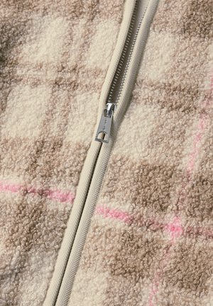 Street One, TEDDY-JACKE MIT RUNDHALS UND PRINT - Veste polaire - soft fawn beige