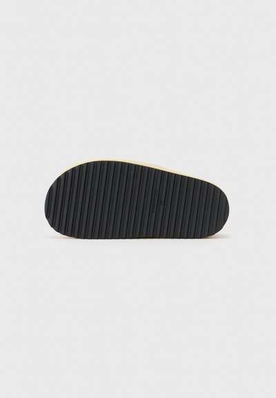 STAND STUDIO EDEN - Sandaler m/ tåsplit - pina colada