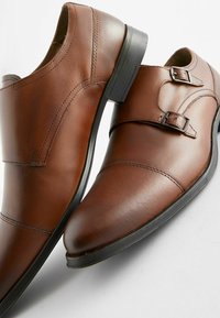 Next LEATHER DOUBLE MONK SHOES - Puvunkengät - tan brown
