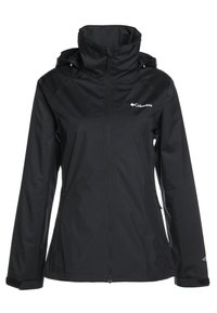 Černá voděodolná bunda Columbia s kapucí, plným předním zipem a zipovými bočními kapsami, navržena pro venkovní aktivity.