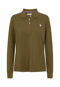 Hosszú ujjú pólóing olajzöld pamutból. Klasszikus gallérral, háromgombos légies kialakítással és kis hímzett logóval a mellkason.