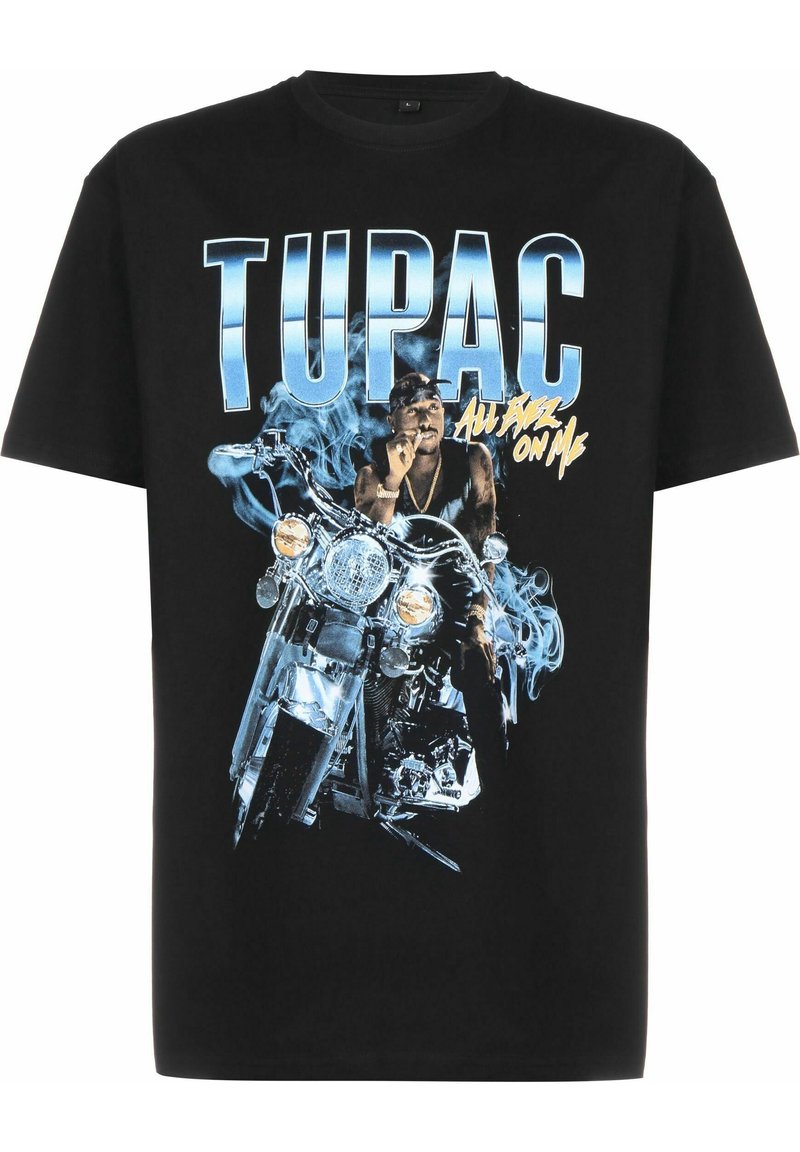 Svart bomulls-T-shirt med ett grafiskt tryck av en motorcykel med en figur, överlagd med blå och vit text som säger "TUPAC" och "All Eyez On Me."