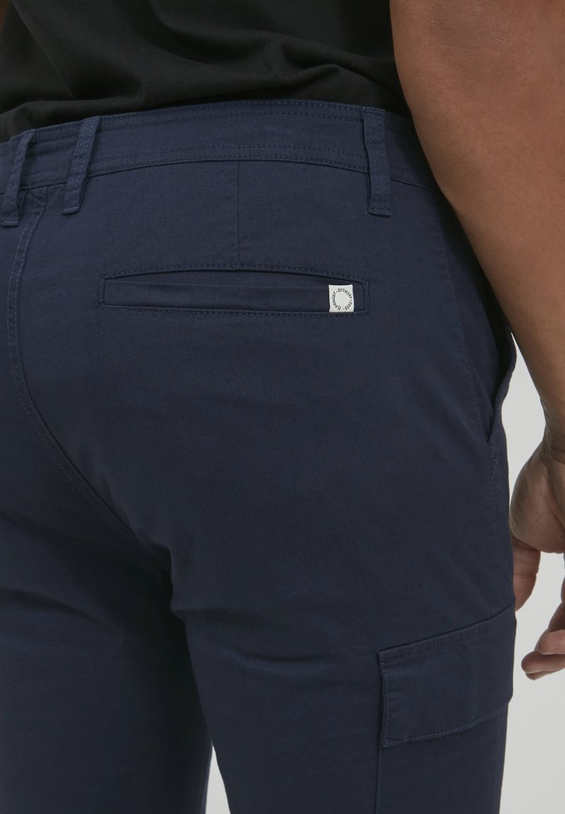 Herren Chinos | 11 Project LOUKA Cargohose insignia blue/blau - CX10359 Herren Chinos | 11 Project LOUKA Cargohose insignia blue/blau - CX10359