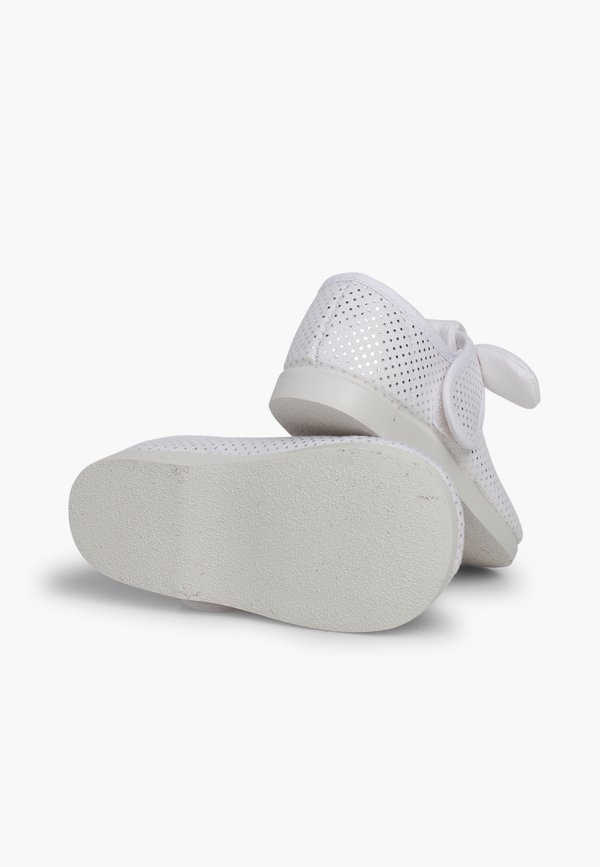 MERCEDITA TIPO ANGELITO PUNTITOS BRILLANTES – Lauflernschuh – blanco