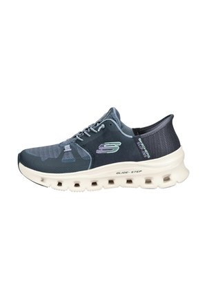 Mørkeblå Skechers slip-on sneaker med hvid polstret sål med ventilationshuller og Glide-Step teknologi.