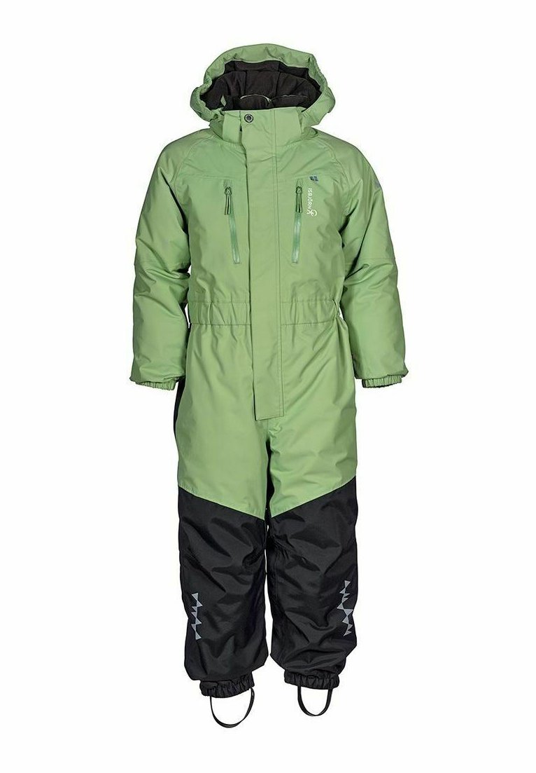 Grön och svart isolerad overall med huva, med dragkedja fram, elastiska ärmar och reflektorer på byxorna. Hållbart, vattentätt material.