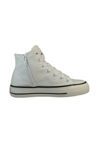 Białe sneakersy w stylu high-top z bocznym zamkiem, czarną gumową podeszwą oraz czarnym paskiem wzdłuż podstawy. Posiada okrągłe sznurówki i metalowe oczka.
