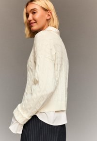 Bershka Vesta - beige