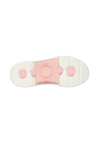 Suela de zapato con un exterior blanco y un acento circular rosa en el centro. Cuenta con patrones de agarre texturizados y elementos de diseño redondeados.
