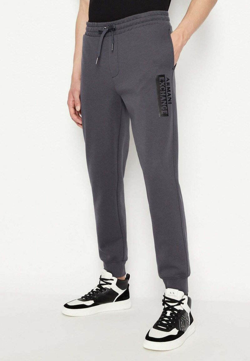 Armani Exchange Trainingsbroek donkergrijs Armani Exchange Trainingsbroek donkergrijs