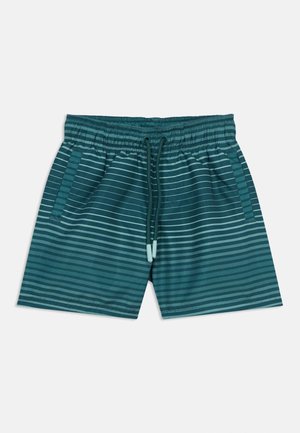 Short de bain homme bleu sarcelle avec des rayures horizontales en dégradé, taille élastique, cordon de serrage et poches latérales sur fond blanc.