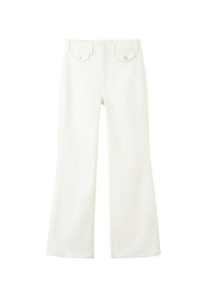 Pantalon blanc taille haute avec jambes évasées, bouton et fermeture éclair à l'avant, et deux poches à rabat avec boutons à la taille devant.