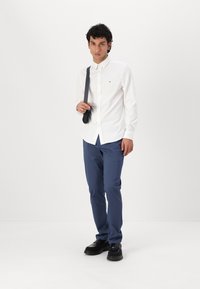 Thumbnail Image 3