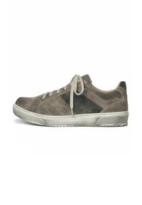 Graue Wildledersneaker mit strukturiertem Finish, abgerundeter Spitze, hellgrauen Schnürsenkeln und einer weißen Gummisohle mit Traktionsmustern.