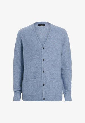 Helles blaues Strickjacke aus weichem Material mit V-Ausschnitt, langen Ärmeln, vorderen Taschen und schwarzen Knöpfen in der Mitte.