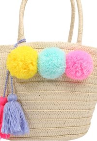 Flettet str�åtaske med gule, lyseblå og pink pomponer samt kvaster i lilla og pink; rund form med to håndtag.