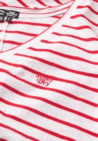 Superdry & Co EMBROIDERED V NECK  - Camiseta básica - varsity red optic stripe